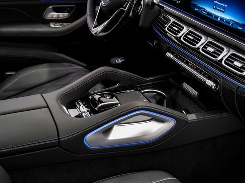 Used 2026 Mercedes-Benz Maybach GLS 600 4MATIC image 22