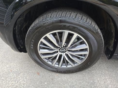 Used 2024 Nissan Armada SL w/ Captain's Chairs Package image 15