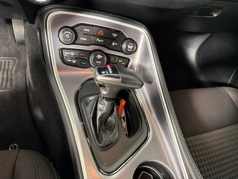 Used 2019 Dodge Challenger SXT w/ Driver Convenience Group image 18