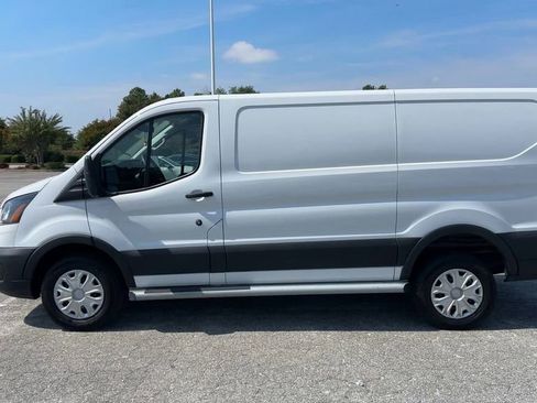 Used 2024 Ford Transit 250 Low Roof w/ Exterior Upgrade Package image 32