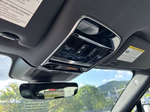 New 2025 Land Rover Range Rover Sport Dynamic SE image 27