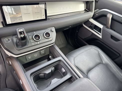Used 2023 Land Rover Defender 110 S image 24