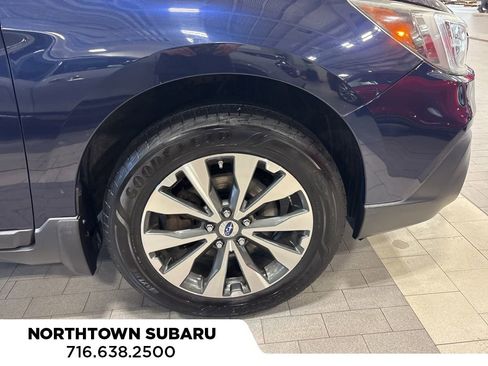Used 2018 Subaru Outback 2.5i Limited image 19