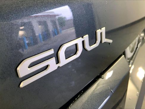 Certified 2025 Kia Soul LX w/ LX Technology Package FWD image 8