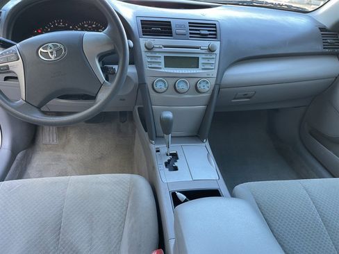 Used 2009 Toyota Camry LE FWD image 10