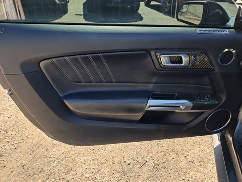 Used 2018 Ford Mustang GT Premium w/ GT Performance Package RWD image 14