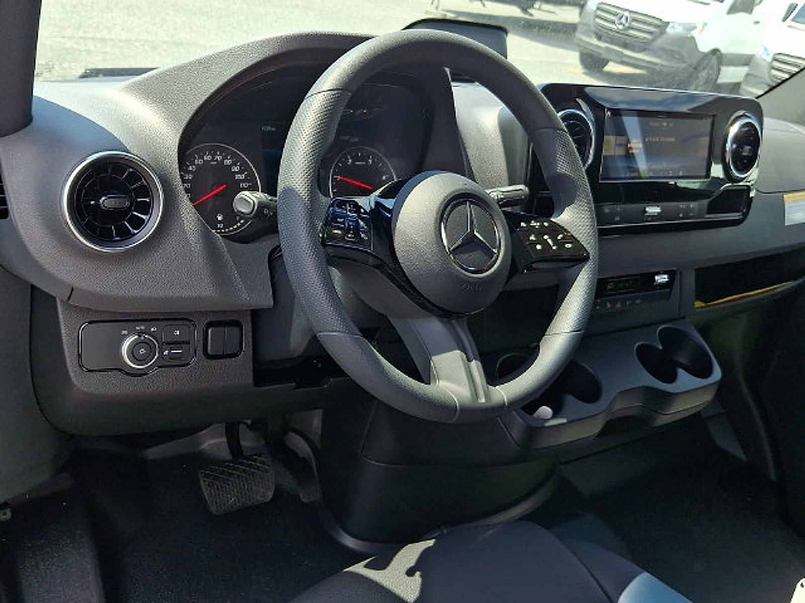 Used 2026 Mercedes-Benz Sprinter 2500 image 11
