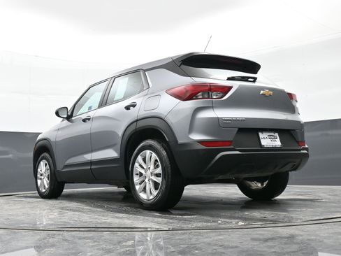 Used 2023 Chevrolet TrailBlazer LS image 41