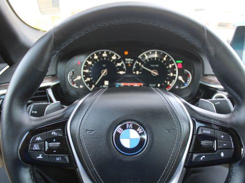Used 2019 BMW 530i image 28