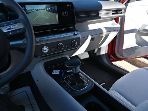 New 2026 Hyundai Kona SE image 24