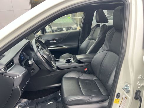 Used 2022 Toyota Venza Limited w/ Advanced Technology Package image 13