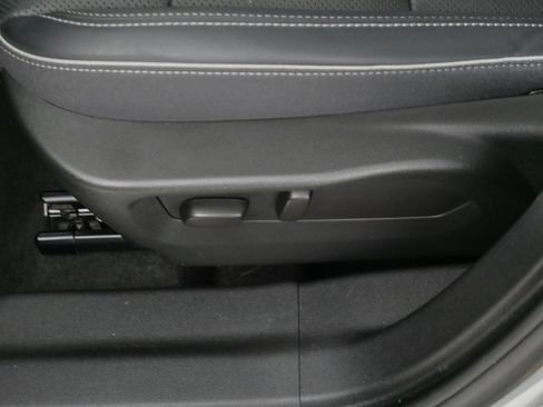 Used 2023 Buick Envision Essence image 20