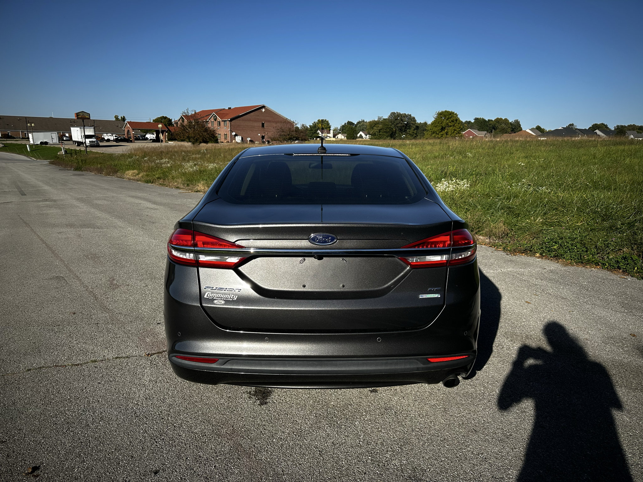 Used 2017 Ford Fusion SE w/ Fusion SE Technology Package FWD image 7