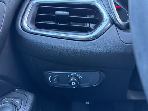 Used 2019 Chevrolet Equinox LT image 12