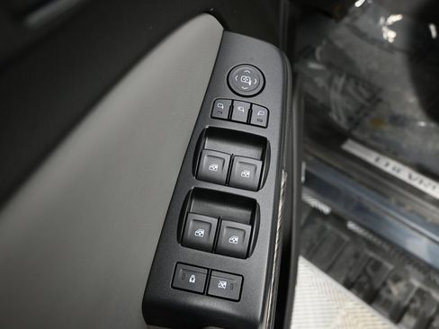 Used 2019 Chevrolet Tahoe LT w/ LT Signature Package image 21