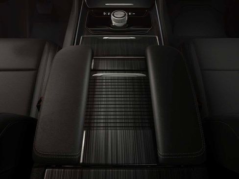 New 2026 Jeep Grand Wagoneer 2WD image 4