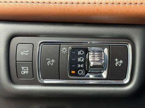 Used 2023 Lincoln Nautilus Reserve w/ Equipment Group 201A AWD/4WD image 17