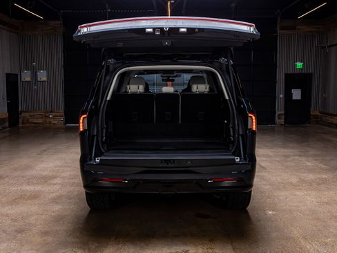 Used 2025 Lincoln Navigator Reserve image 10