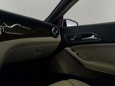 Used 2018 Mercedes-Benz CLA 250 image 22