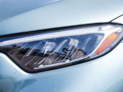 New 2025 Mercedes-Benz GLC 350e 4MATIC image 7