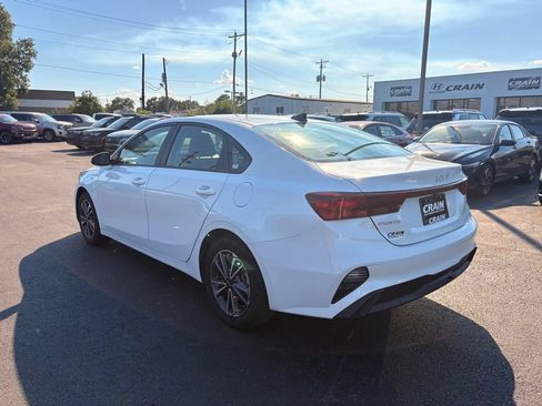 Used 2024 Kia Forte LXS FWD image 5