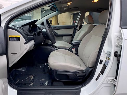Used 2012 Kia Forte EX FWD image 4