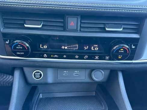 Used 2023 Nissan Rogue SV w/ SV Premium B Package AWD/4WD image 36