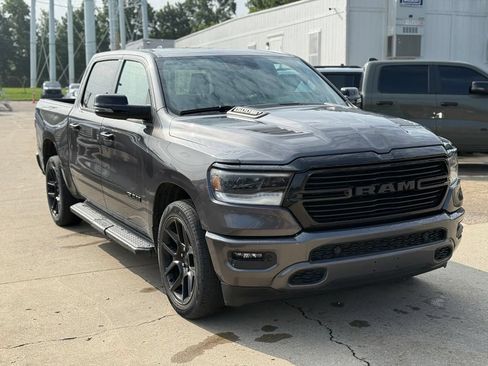 Used 2023 RAM 1500 Laramie AWD/4WD image 4