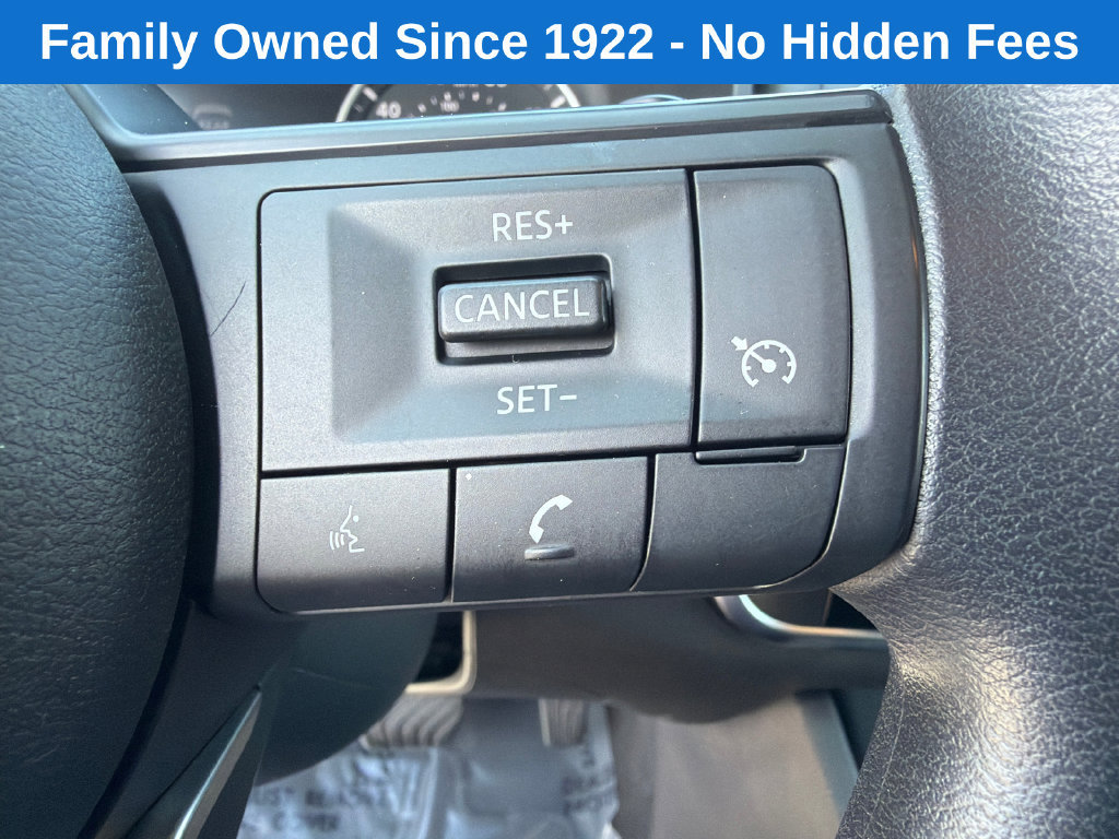 Used 2024 Nissan Rogue S AWD/4WD image 25