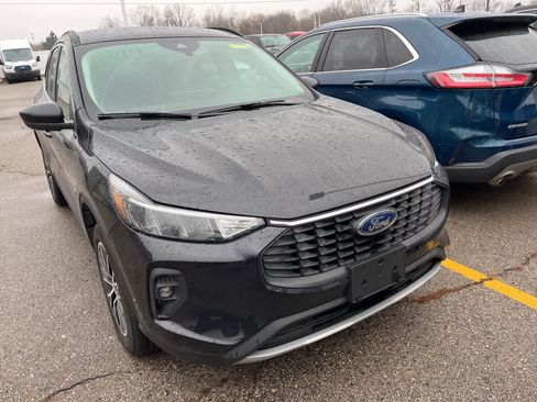 Used 2025 Ford Escape SE image 20
