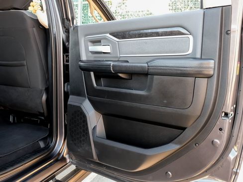 Used 2019 RAM 2500 Big Horn image 39