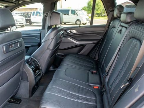 Used 2019 BMW X5 xDrive50i w/ M Sport Package image 19