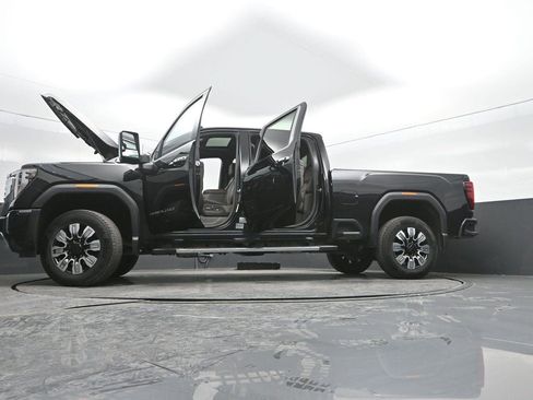 Used 2024 GMC Sierra 2500 Denali w/ Technology Package image 57