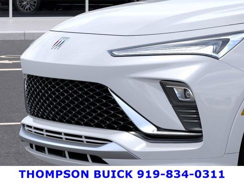 New 2025 Buick Envista Avenir image 13