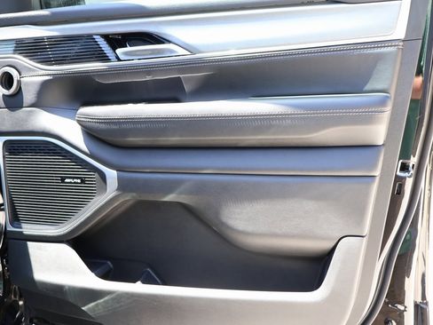 New 2025 Jeep Wagoneer L Series II w/ Premium Group I image 8