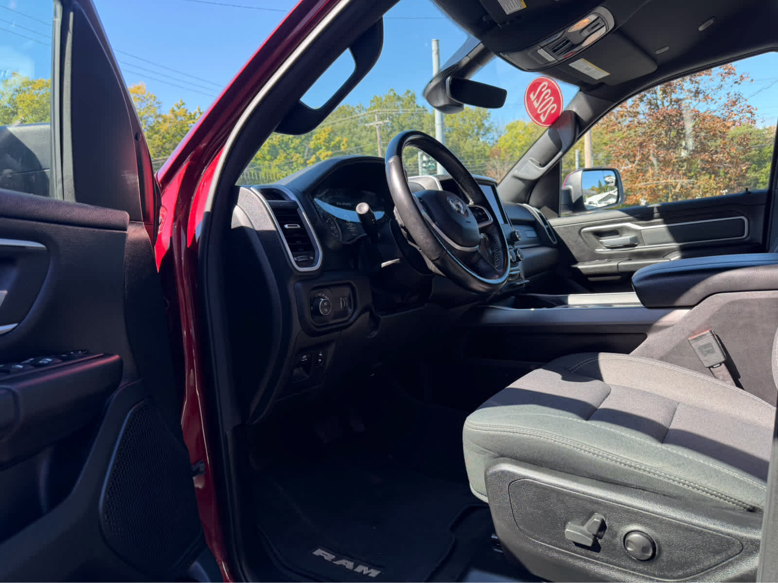 Used 2022 RAM 1500 Big Horn AWD/4WD image 14