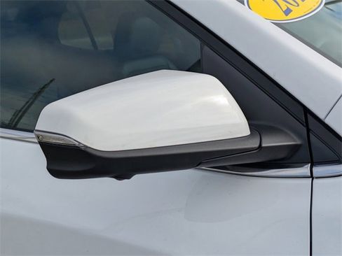 Used 2023 Chevrolet Equinox Premier image 10