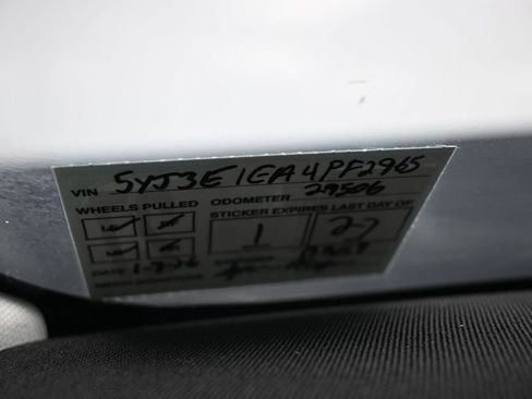 Used 2023 Tesla Model 3 Standard Range image 8