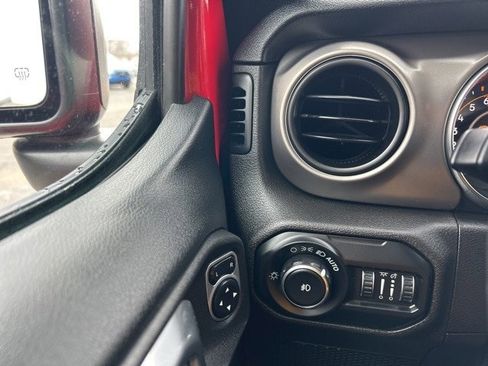 Used 2019 Jeep Wrangler Sport w/ Quick Order Package 28S image 17