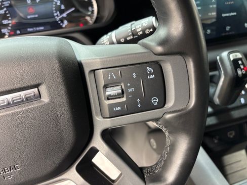 Used 2023 Land Rover Defender 110 X-Dynamic SE image 19