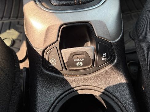 Used 2018 Jeep Compass Latitude w/ Popular Equipment Group AWD/4WD image 25