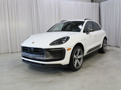 Used 2023 Porsche Macan Turbo AWD/4WD image 33