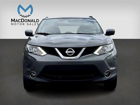 Used 2017 Nissan Rogue Sport SV w/ SV Premium Package image 2