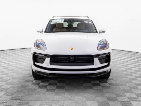 Used 2026 Porsche Macan AWD/4WD image 9