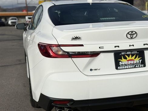 Used 2025 Toyota Camry SE image 14
