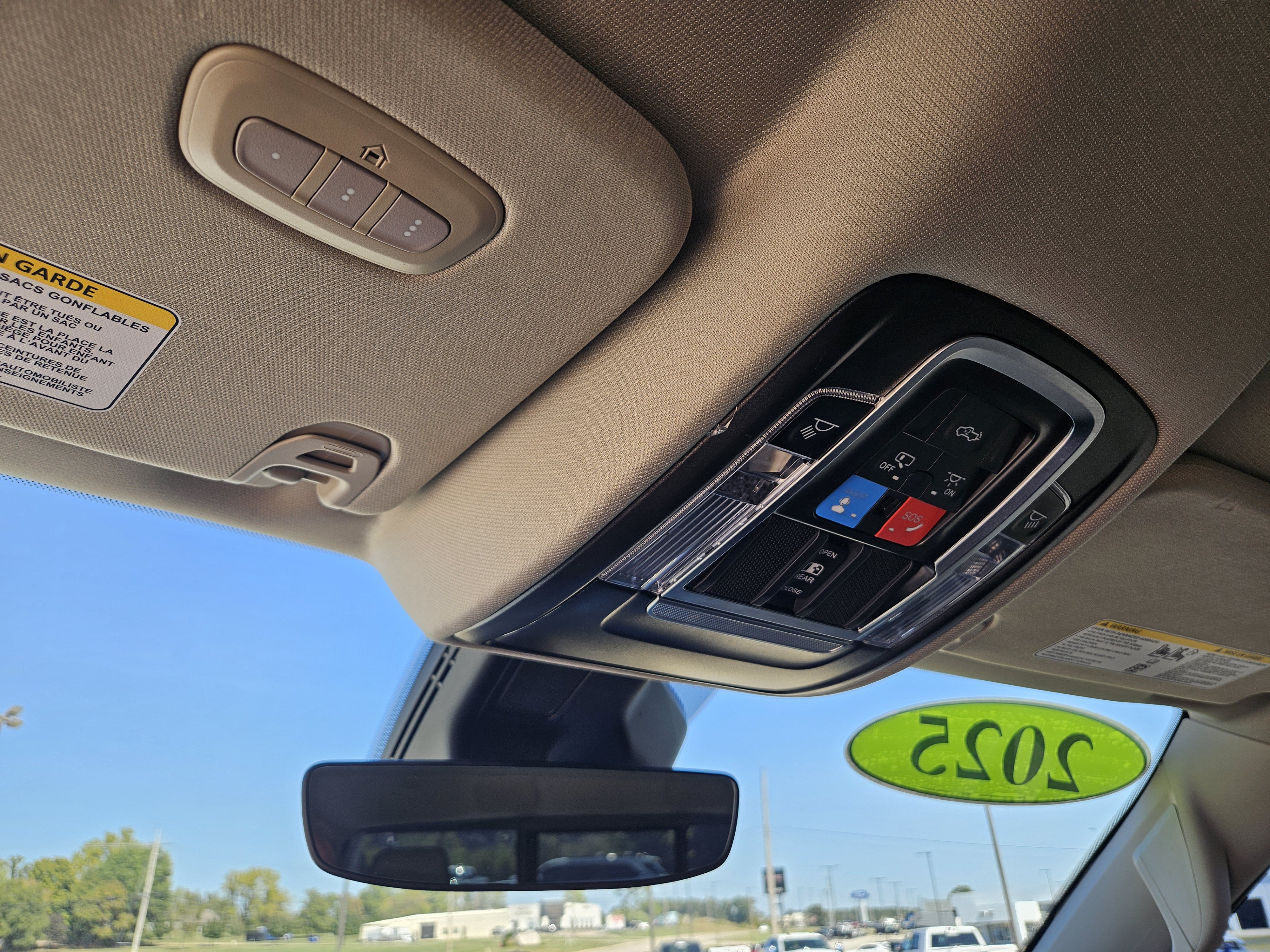 Used 2025 RAM 1500 Laramie AWD/4WD image 27