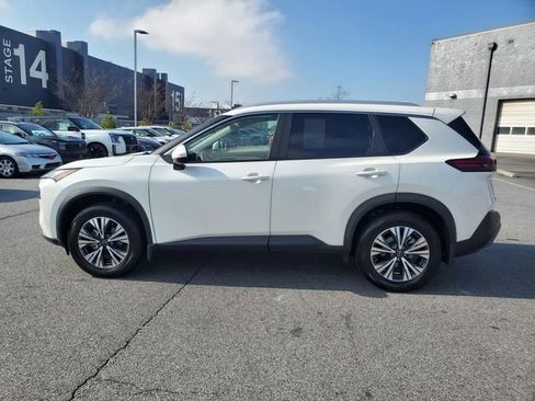 Certified 2022 Nissan Rogue SV w/ SV Premium Package image 7