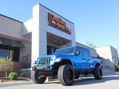 Used 2021 Jeep Gladiator Sport image 32