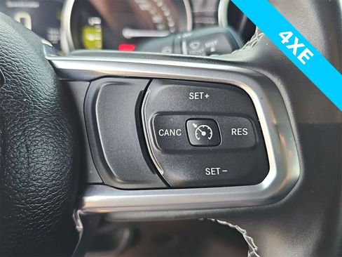 Used 2022 Jeep Wrangler Unlimited Sahara image 27