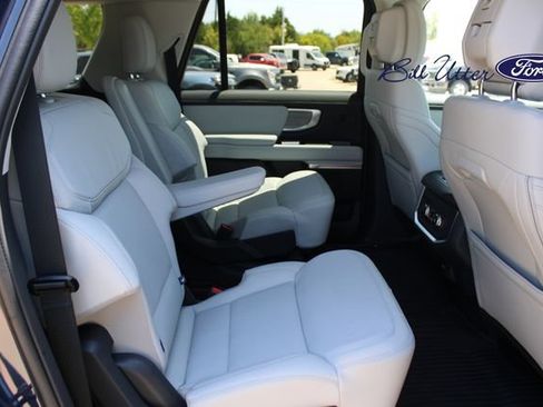 New 2027 Ford Expedition Max Platinum RWD image 11